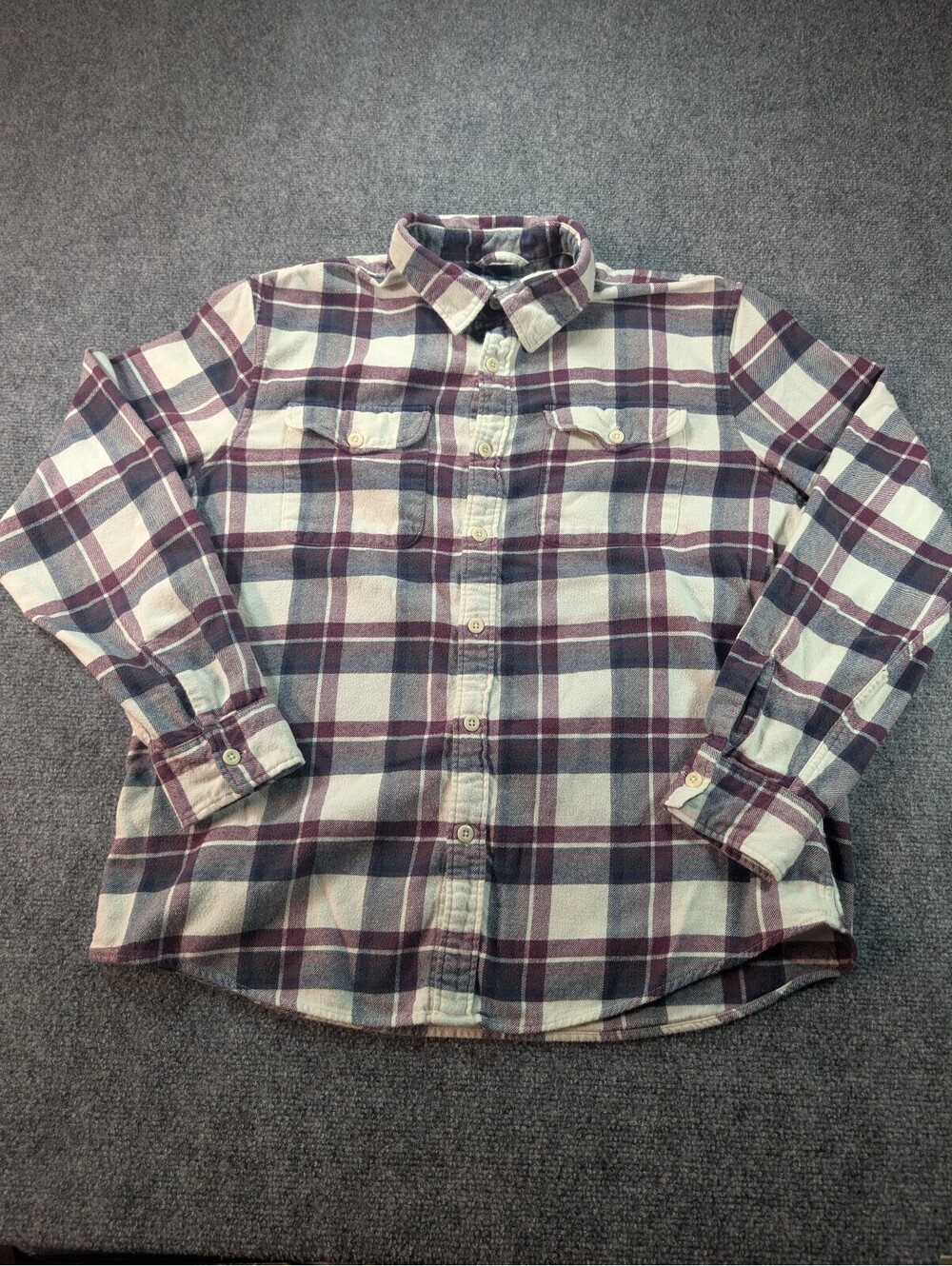 American Eagle Men's Medium Burgundy Navy Cream Flannel Button Up Shirt